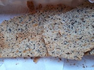 Crackers salés au mélange de graines (sachet 100g kraft)